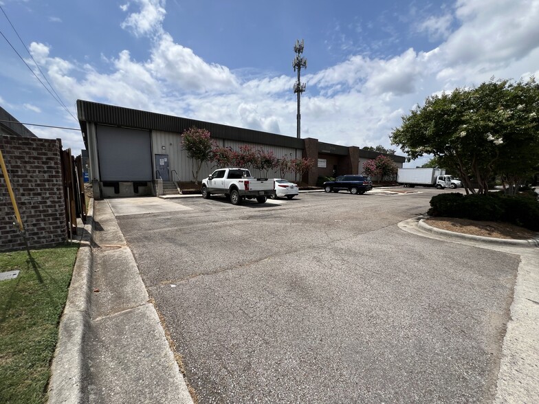 2105 West Ferry Way SW, Huntsville, AL for lease - Building Photo - Image 2 of 4