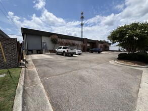 2105 West Ferry Way SW, Huntsville, AL for lease Building Photo- Image 2 of 4