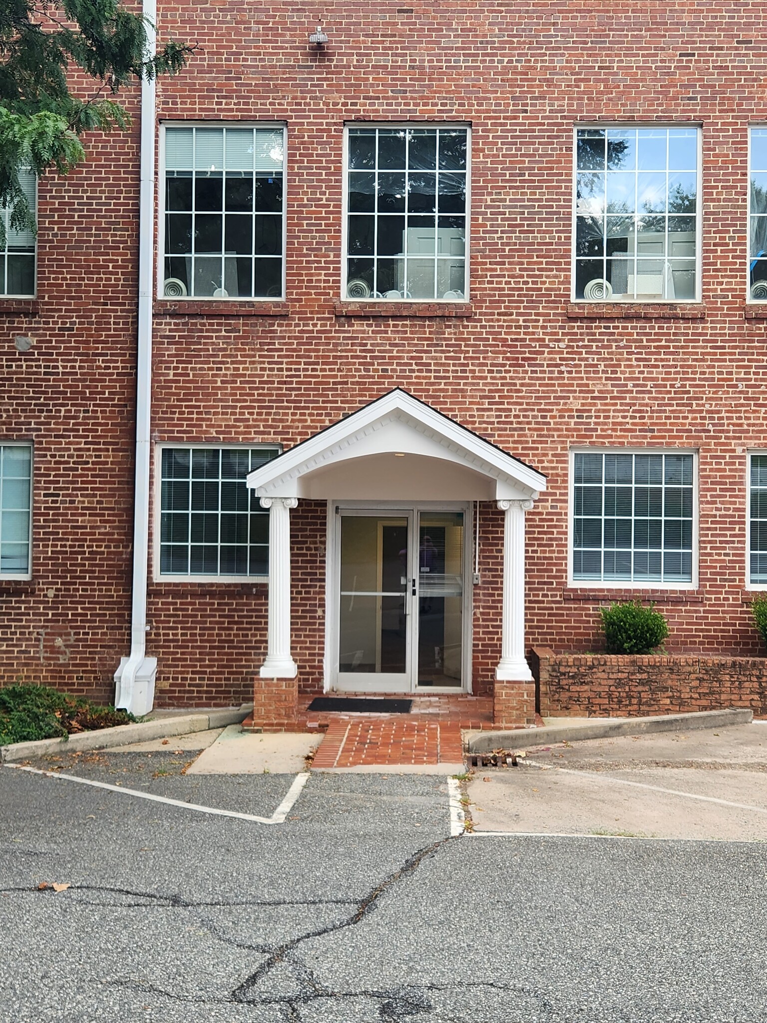 1301 Carolina St, Greensboro, NC for lease Building Photo- Image 1 of 8