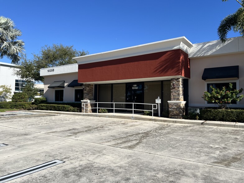 10358 Riverside Dr, Palm Beach Gardens, FL for lease - Building Photo - Image 1 of 15