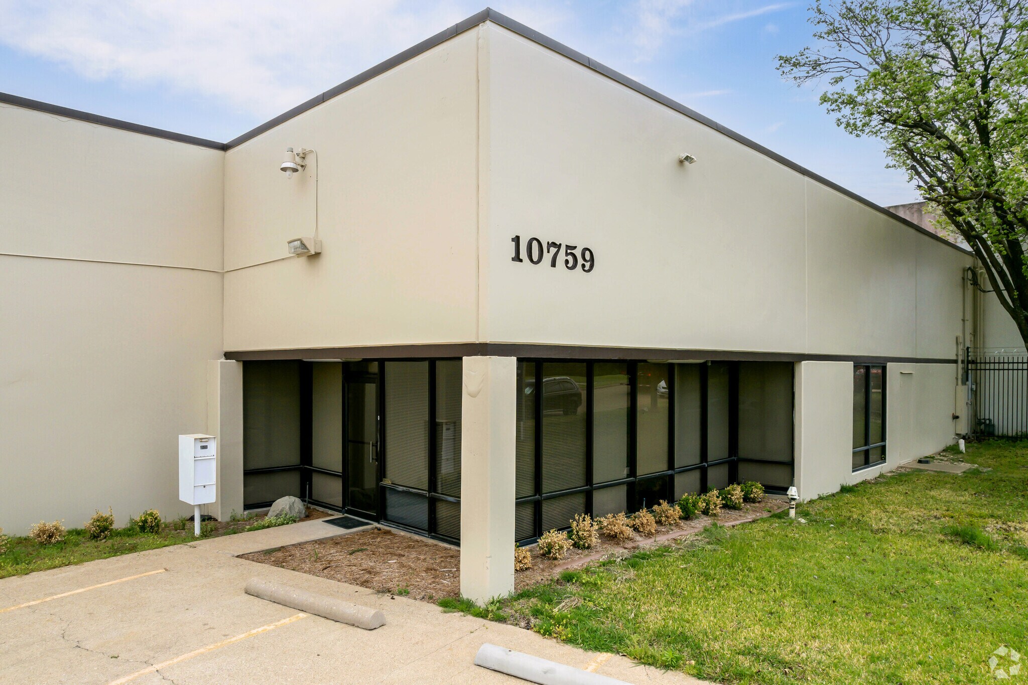 10759 Mapleridge Dr, Dallas, TX for sale Primary Photo- Image 1 of 1