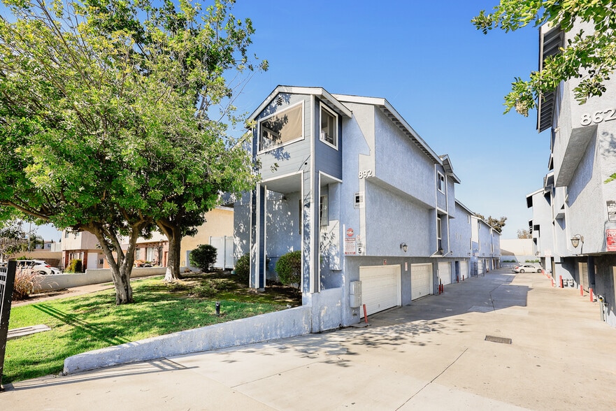 862-892 W Mines Ave, Montebello, CA for sale - Building Photo - Image 2 of 20