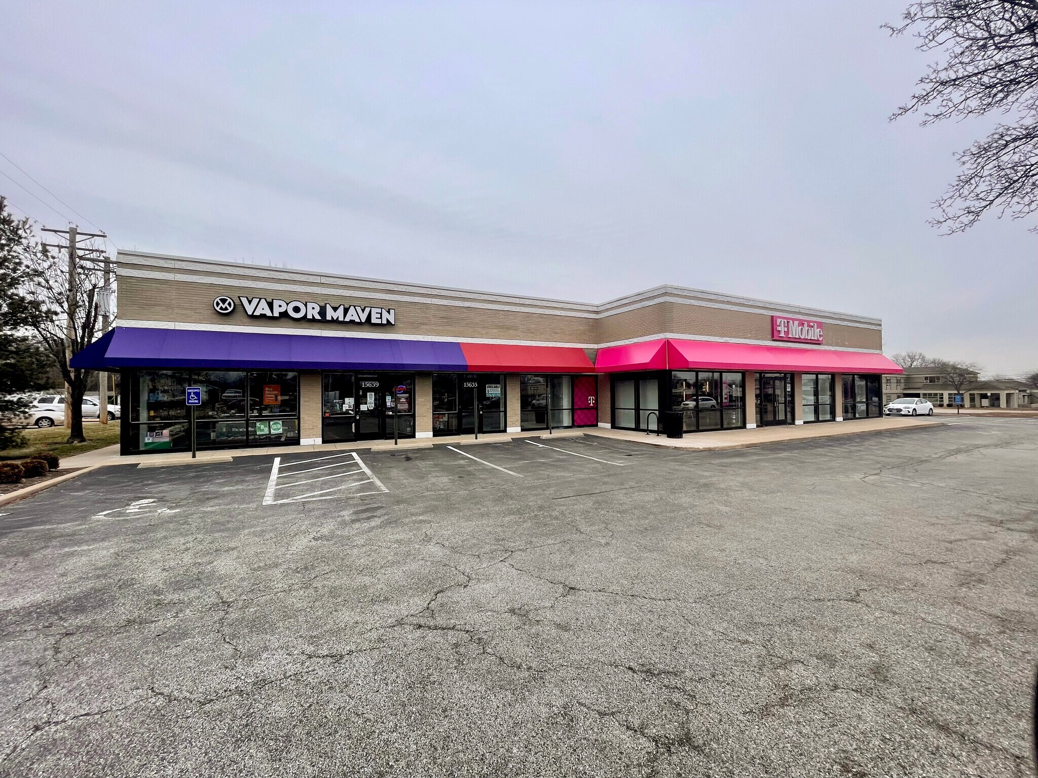 15631-15639 Manchester Rd, Ellisville, MO for lease Building Photo- Image 1 of 3