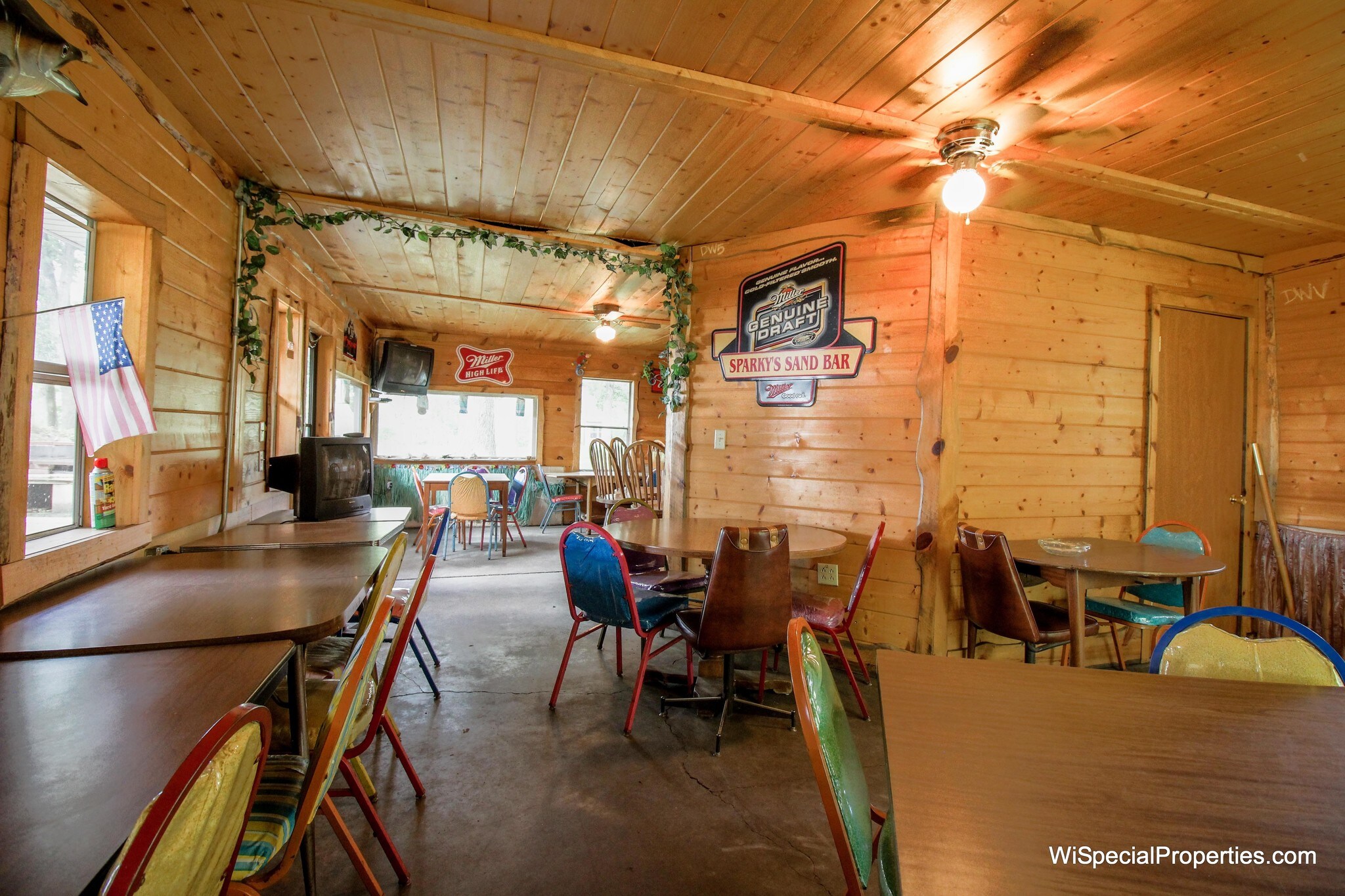W505 Huron Bay Dr, Montello, WI 53949 Log Cabin Resort