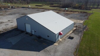 2324 Kearbey Ln, South Roxana IL - Bar
