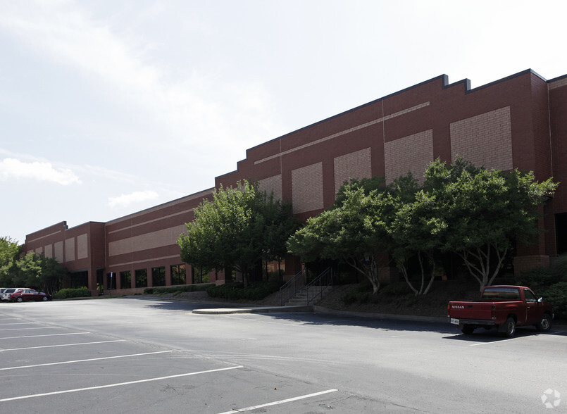 245 Hembree Park Dr, Roswell, GA for lease - Building Photo - Image 3 of 3