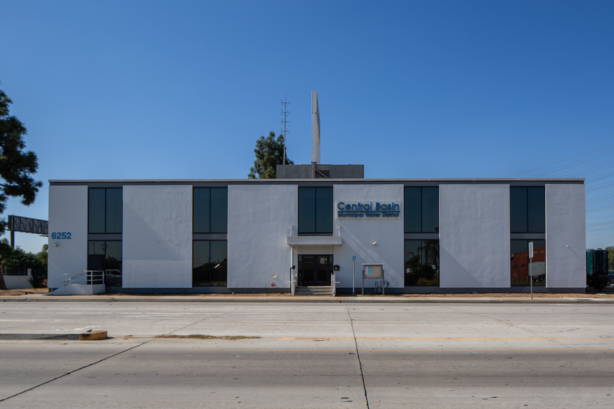 6252 Telegraph Rd, Commerce, CA for lease - Primary Photo - Image 1 of 10