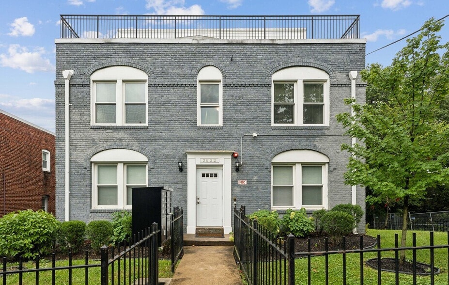 2822 28th St SE, Washington, DC for sale - Primary Photo - Image 1 of 55