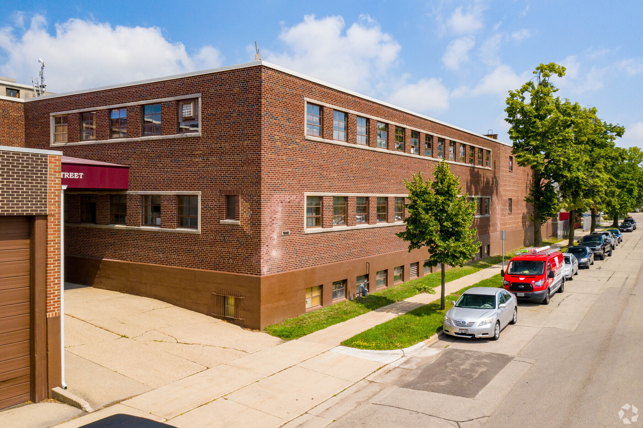 1040 E Main St, Madison, WI for lease Building Photo- Image 1 of 6