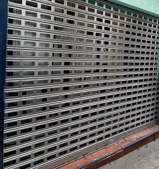 Retail in Córdoba for sale - Building Photo - Image 2 of 2