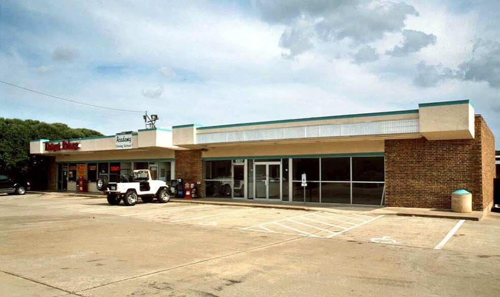 1001 W Harwood Rd, Euless, TX for sale - Primary Photo - Image 1 of 1