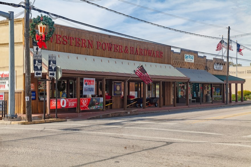 8928 Main St, Needville, TX for sale - Building Photo - Image 1 of 1