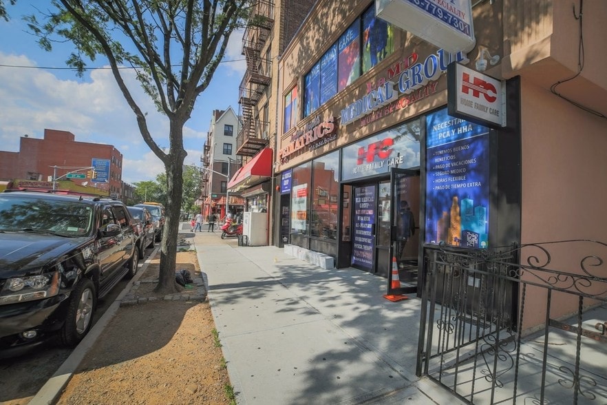 3703 92nd St, Jackson Heights, NY for lease - Building Photo - Image 1 of 15