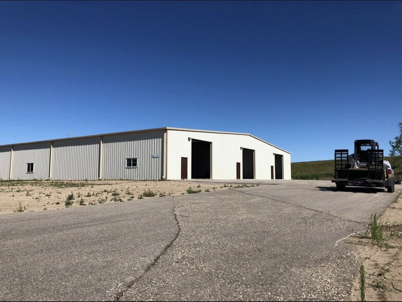 2101 SE 31st St, Minot, ND for sale - Building Photo - Image 1 of 23