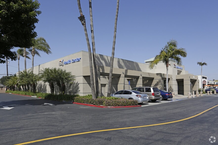 1170 Baker St, Costa Mesa, CA 92626