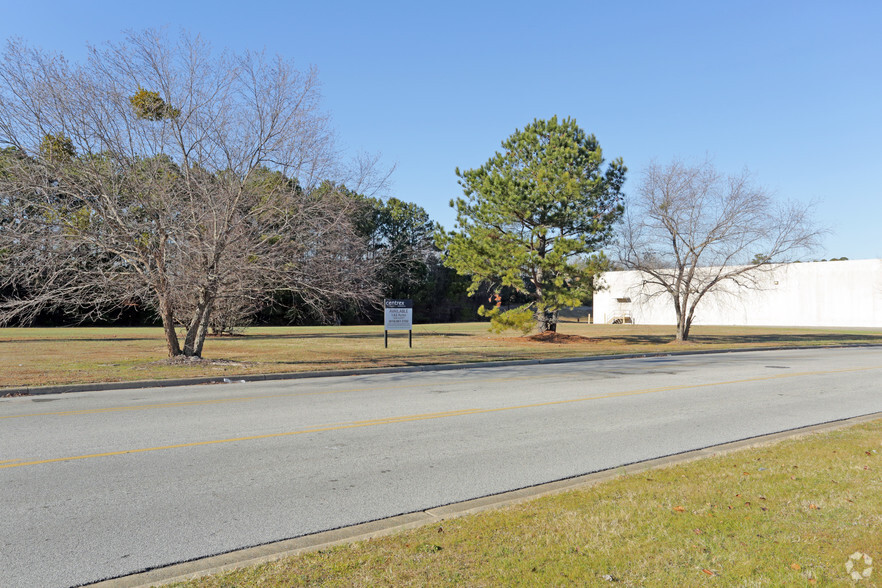 Landmark Dr, Goldsboro, NC for lease - Building Photo - Image 2 of 3