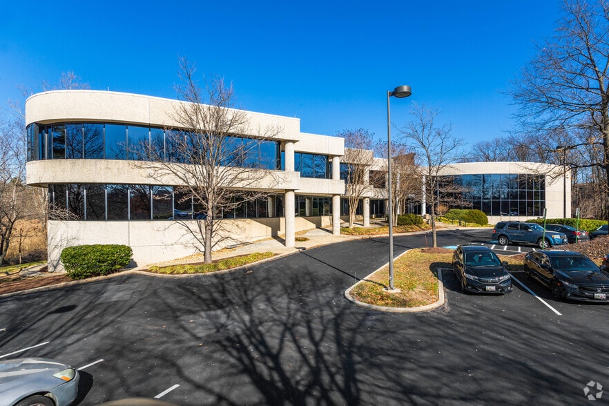 8000 Corporate Dr, Landover, MD 20785
