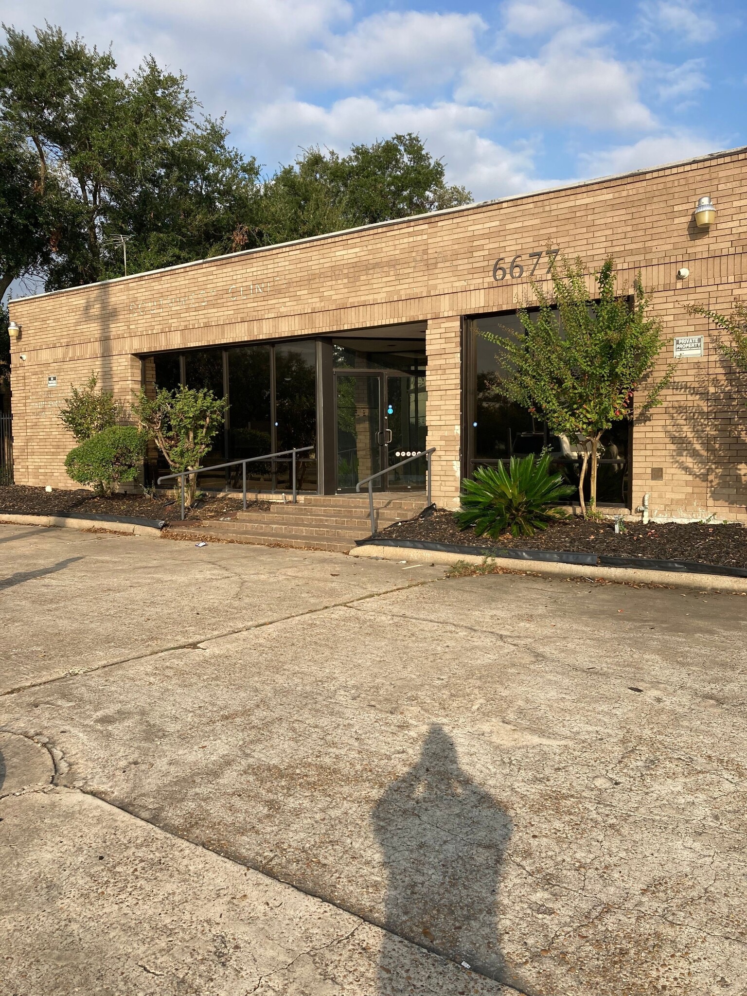 6677 Rookin St, Houston, TX for lease Building Photo- Image 1 of 16