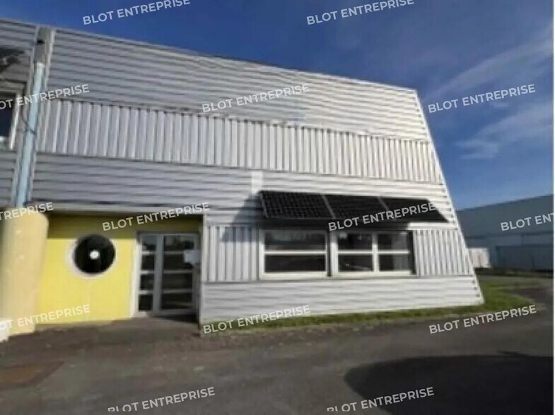 Office in Servon-sur-Vilaine for lease - Building Photo - Image 1 of 6