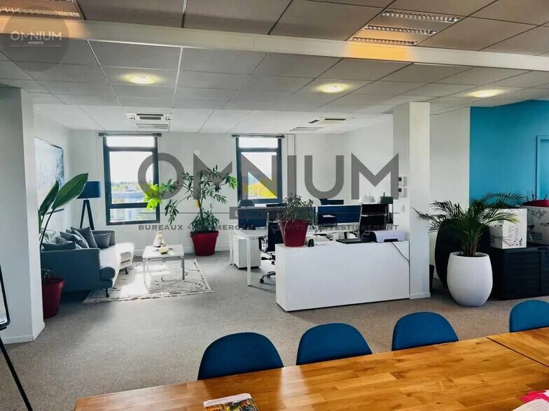 Office in Écully for lease - Building Photo - Image 1 of 8