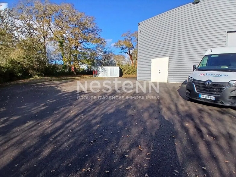 Flex in Saint-Avé for sale - Building Photo - Image 2 of 5