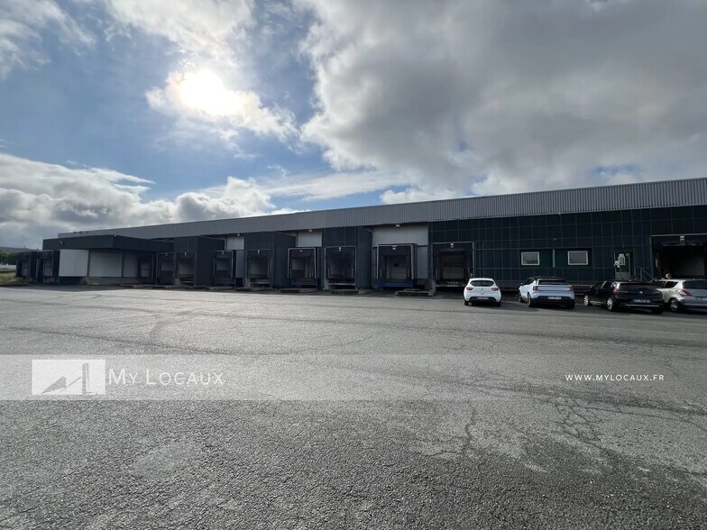 Industrial in SAINT-OUEN-L'AUMONE for lease - Building Photo - Image 2 of 2