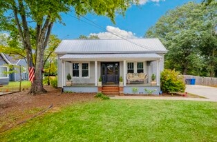 Trailblazer Bungalow - Airbnb Property