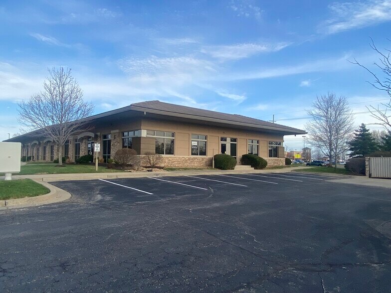 14241-14257 Metcalf Ave, Overland Park, KS for lease - Building Photo - Image 2 of 7