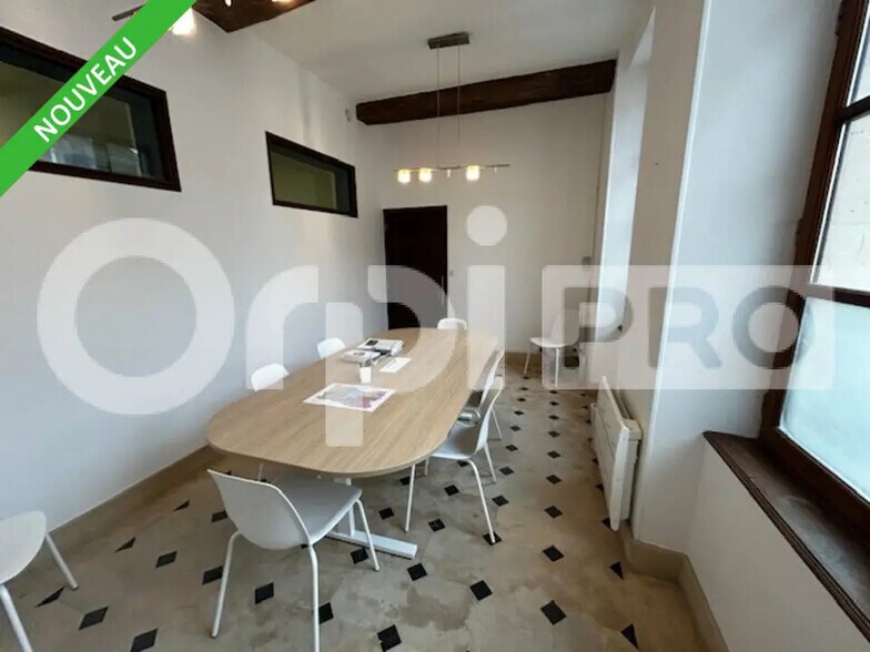 Office in Clermont for lease - Interior Photo - Image 1 of 5