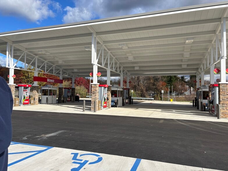 41 Hampton House Rd, Newton, NJ for sale - Primary Photo - Image 1 of 6