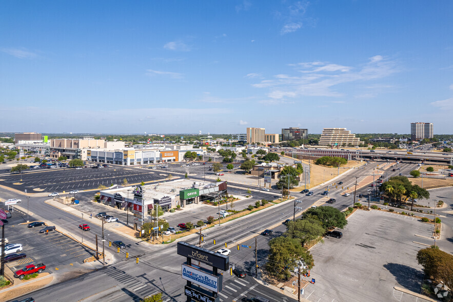 7411-7427 San Pedro Ave, San Antonio, TX for lease - Aerial - Image 3 of 9