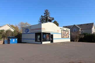 More details for 601 Lake Shore Dr E, Ashland, WI - Retail for Sale