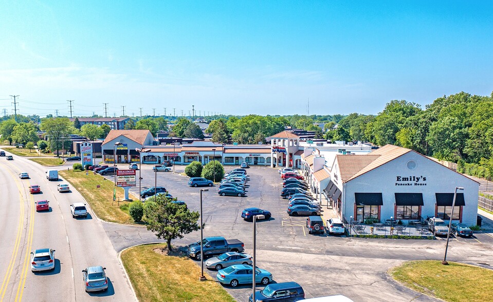 422-484 N Green Bay Rd, Waukegan, IL for sale - Primary Photo - Image 1 of 1