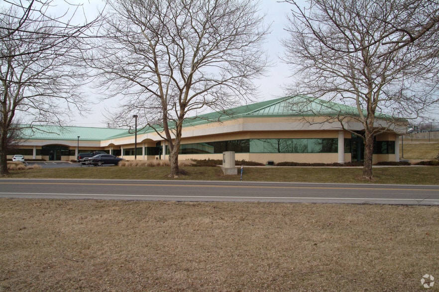 1407-1439 Research Park Dr, Dayton, OH for lease - Building Photo - Image 2 of 5