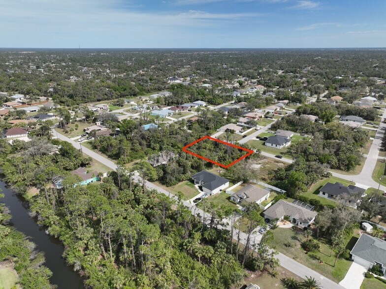 Marcella Terrace, North Port, FL for sale - Primary Photo - Image 1 of 15