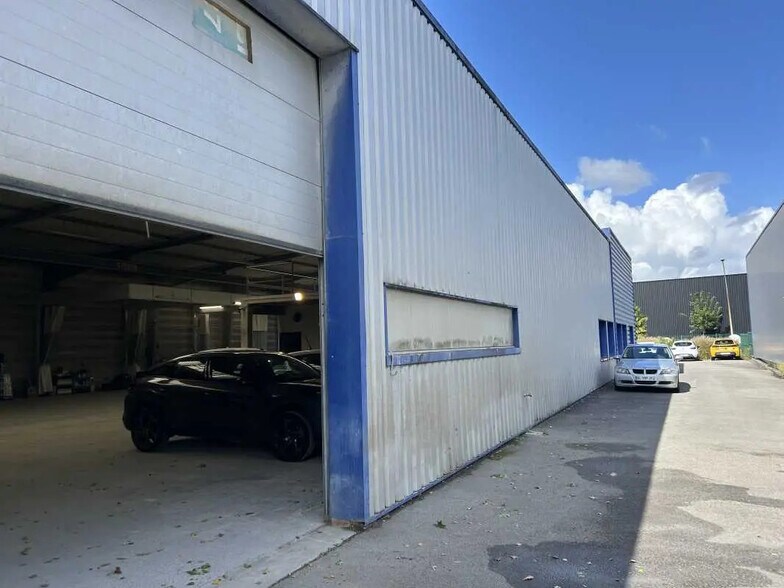 7 Avenue Louis Renault, Saint-Herblain for lease - Building Photo - Image 2 of 8