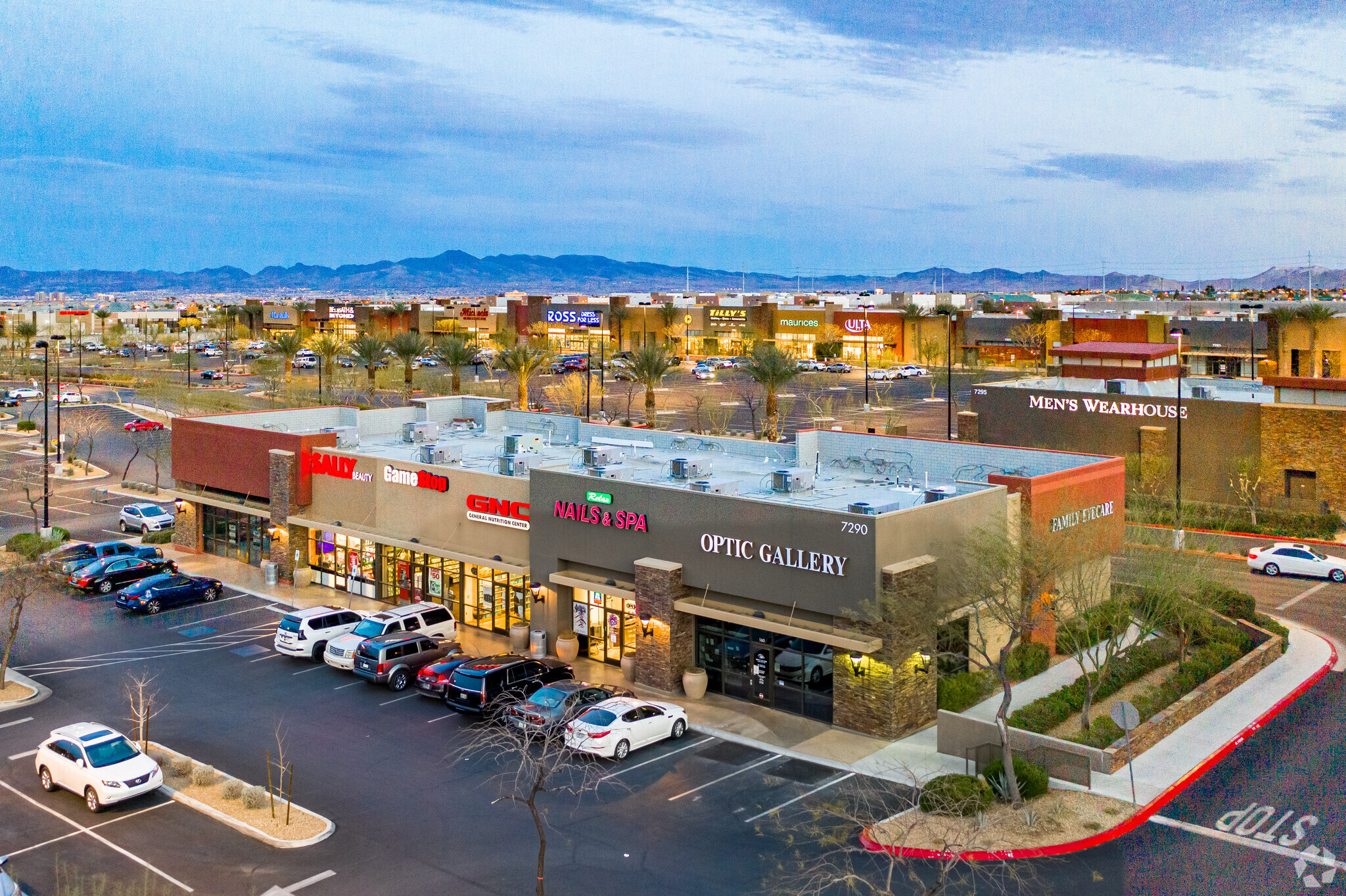 Rainbow Blvd, Las Vegas, NV 89118 - The Arroyo Market Square | LoopNet