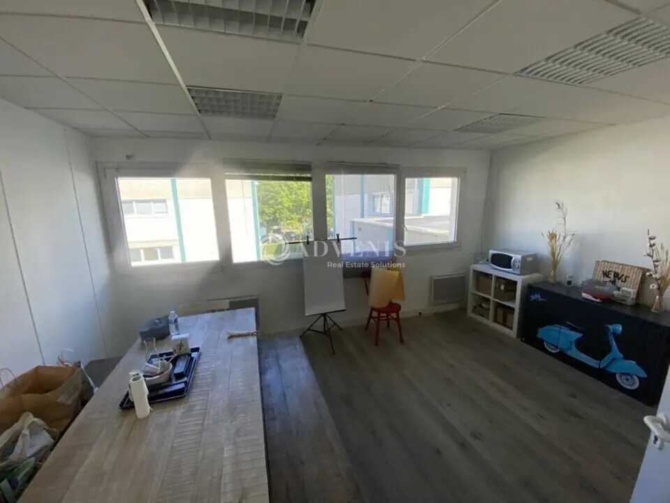 Location Local d'activités 315 m² - Photo 1