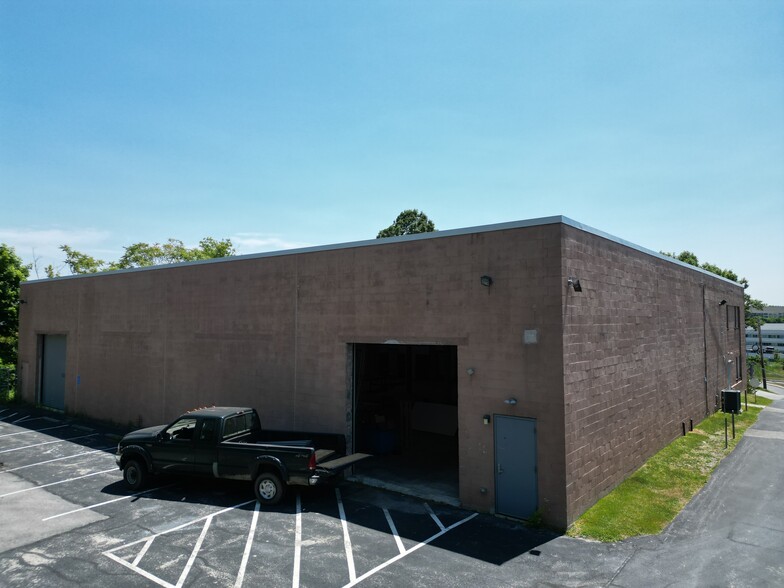 2593 Yellow Springs Rd, Malvern, PA for lease - Building Photo - Image 3 of 5