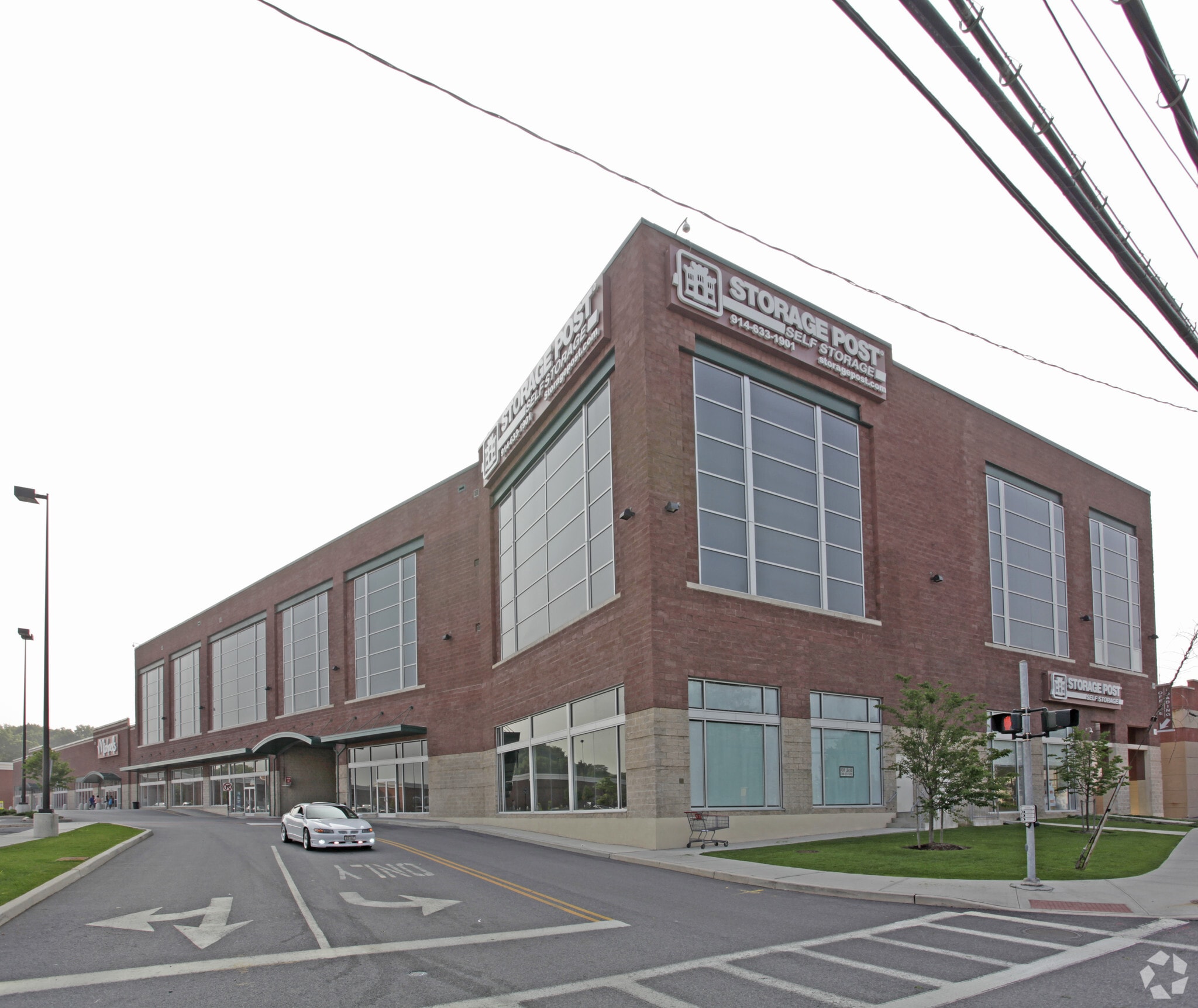 825 Pelham Pky, Pelham, NY 10803 Pelham Manor Shopping Plaza