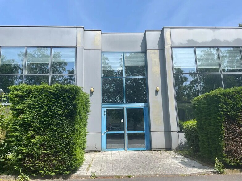 Flex in Tremblay-en-France for lease - Building Photo - Image 2 of 11