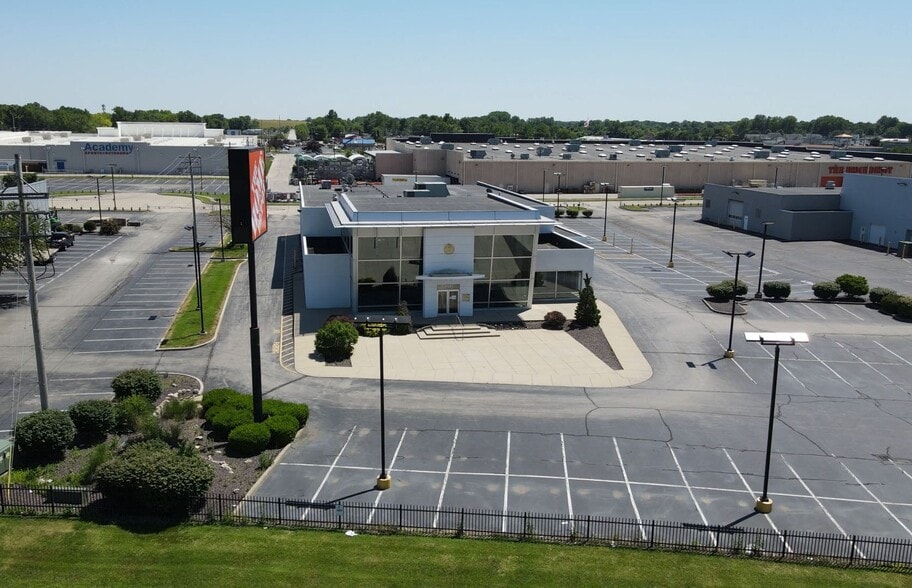 1708 New Car Dr, O'Fallon, IL for sale - Building Photo - Image 1 of 1