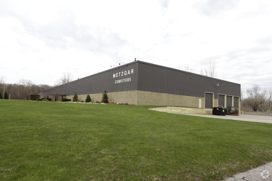 901 Metzgar Dr NW, Comstock Park, MI for sale - Primary Photo - Image 1 of 1