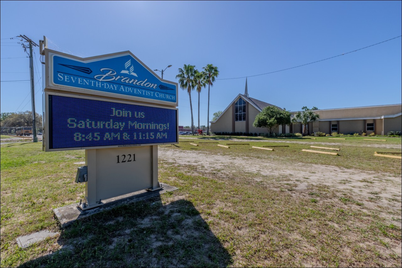 1221 Victoria St, Brandon, FL for sale Building Photo- Image 1 of 47