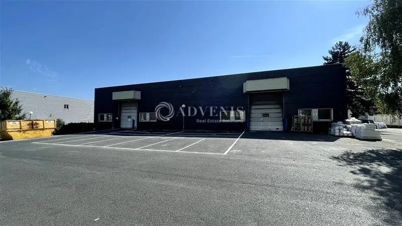 Flex in Chelles for lease - Building Photo - Image 3 of 8