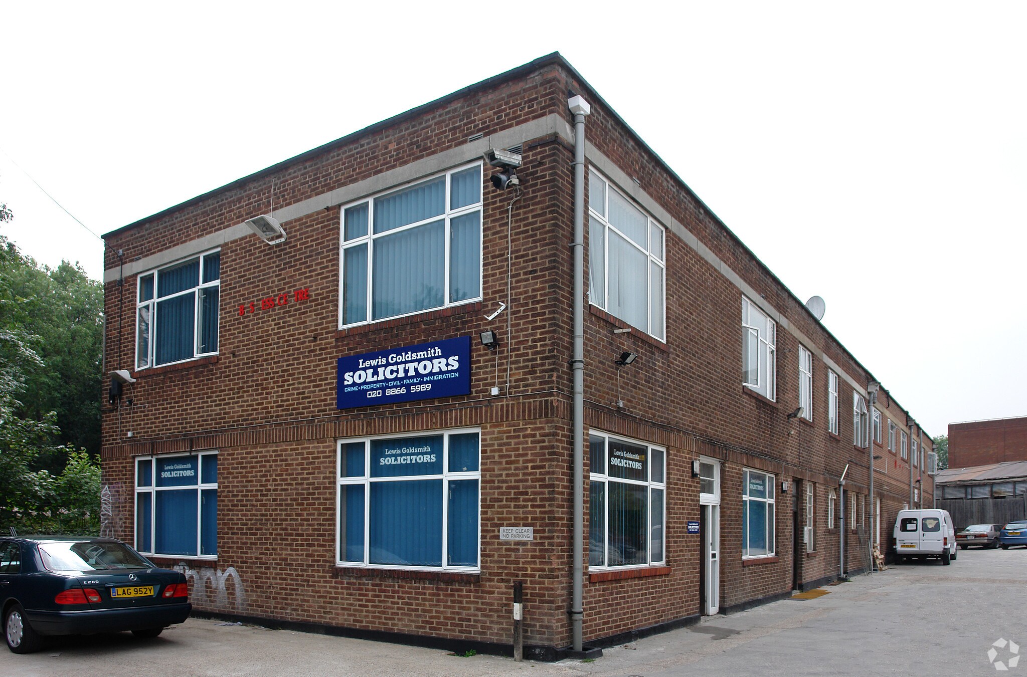 22 Chapel Ln, Pinner, HA5 1AZ