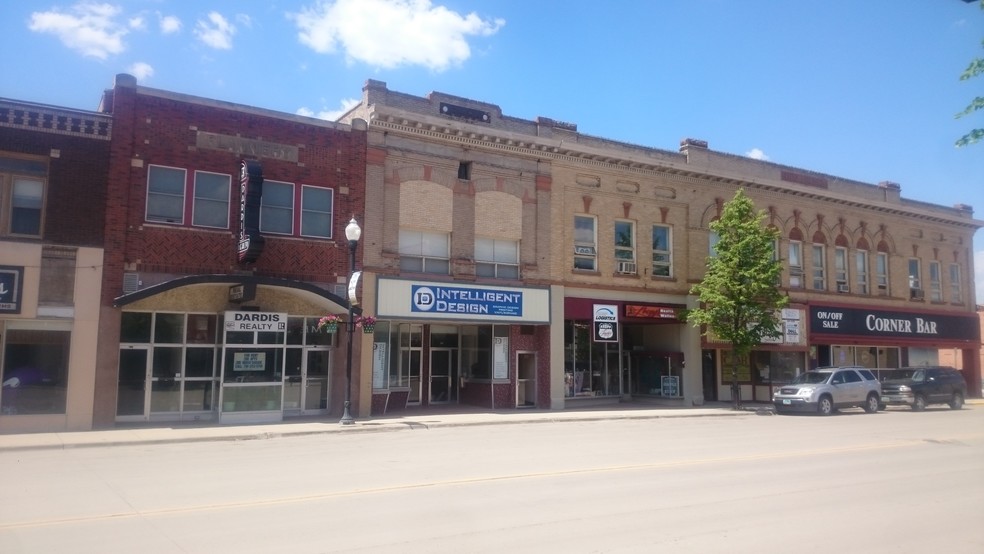 210 1st Ave S, Jamestown, ND for sale - Building Photo - Image 1 of 1