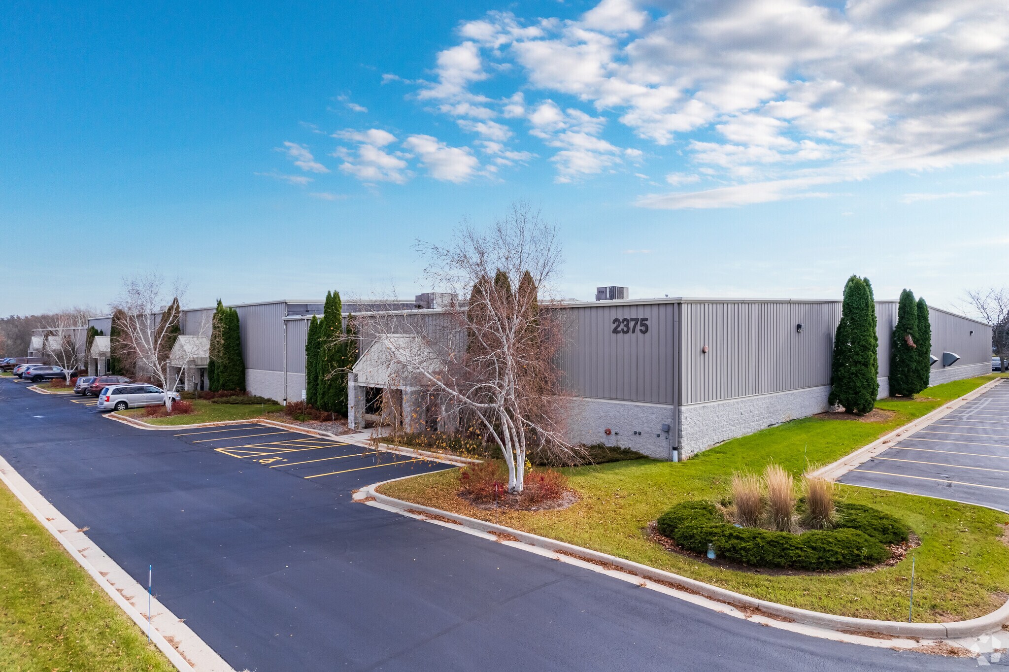 2375 Stonebridge Cir, West Bend, WI for sale Primary Photo- Image 1 of 1