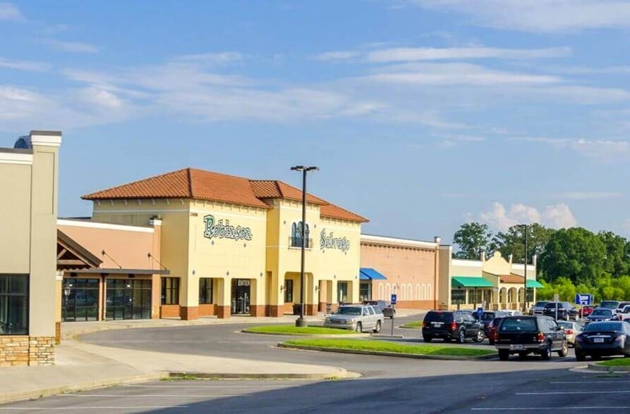 2410 Cleveland Hwy, Dalton, GA for lease - Building Photo - Image 2 of 28