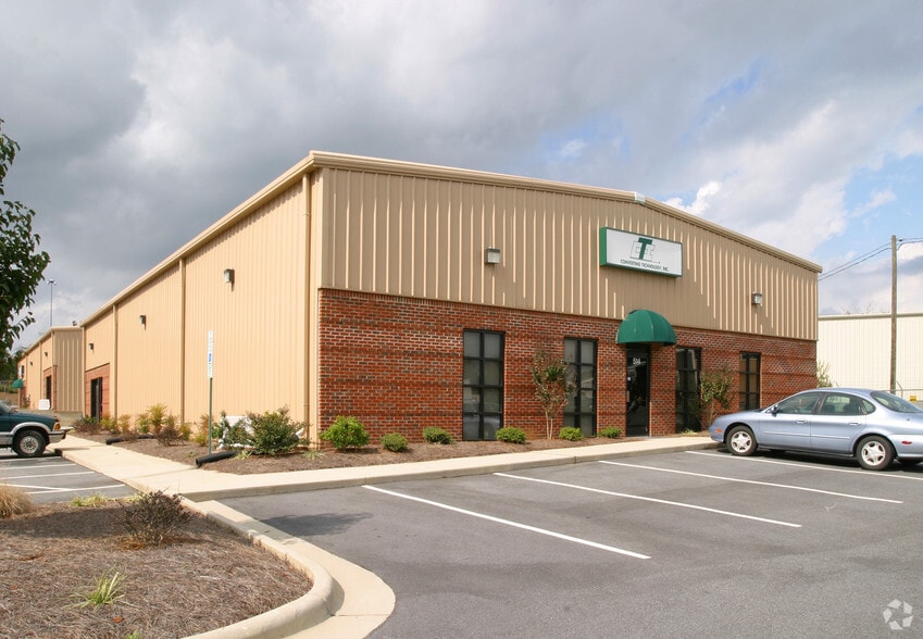 514 Teague St, Greensboro, NC for lease - Building Photo - Image 1 of 8